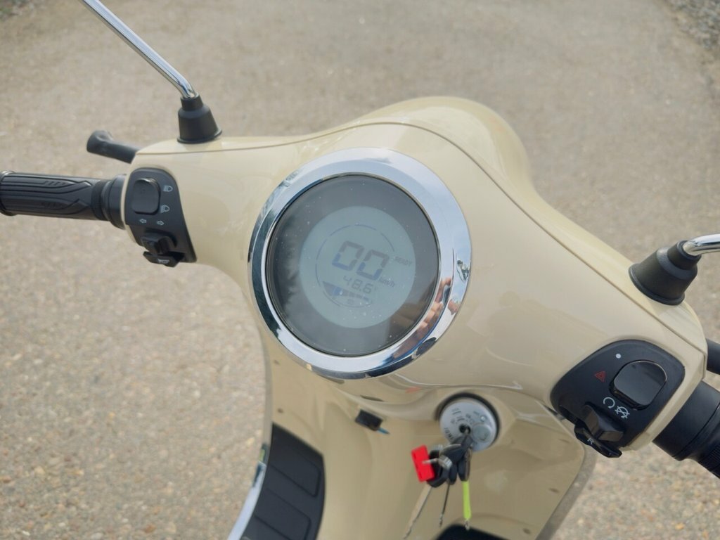 Electric AE25DWX Beige