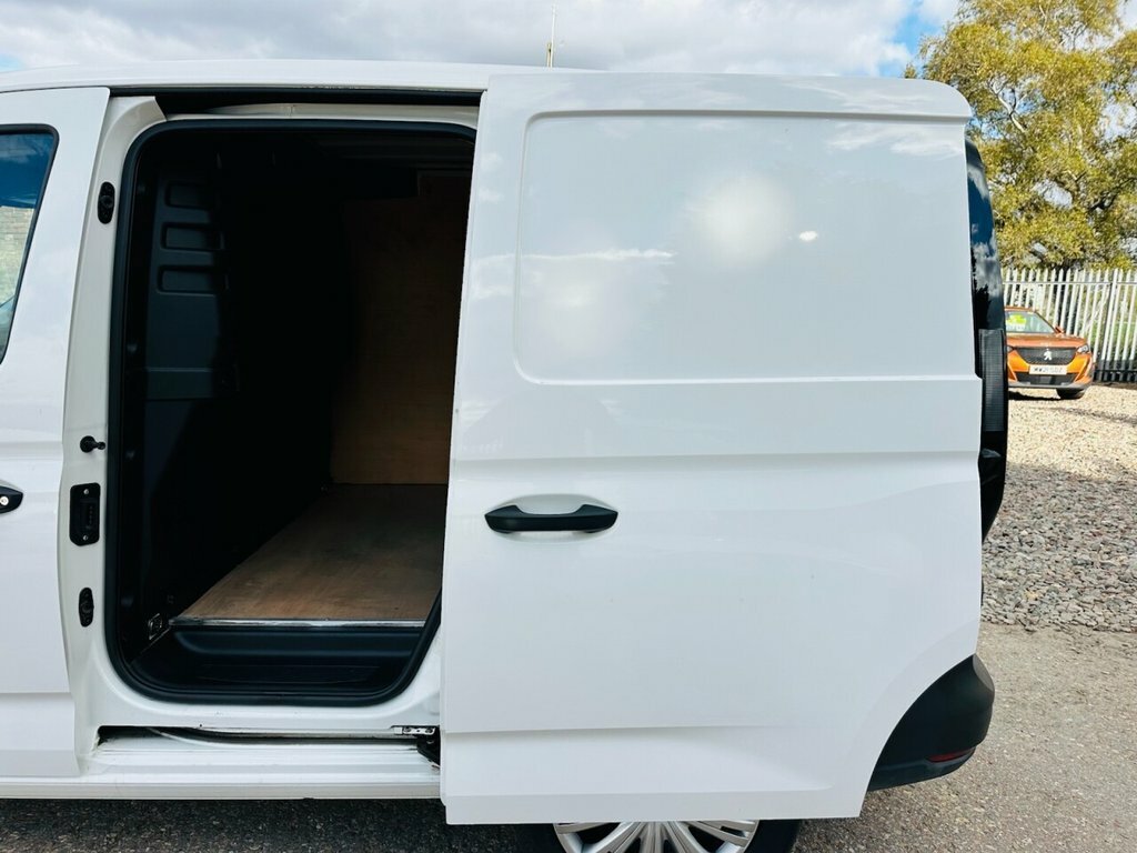 Volkswagen Caddy 2L Commerce FY21YTK White #5