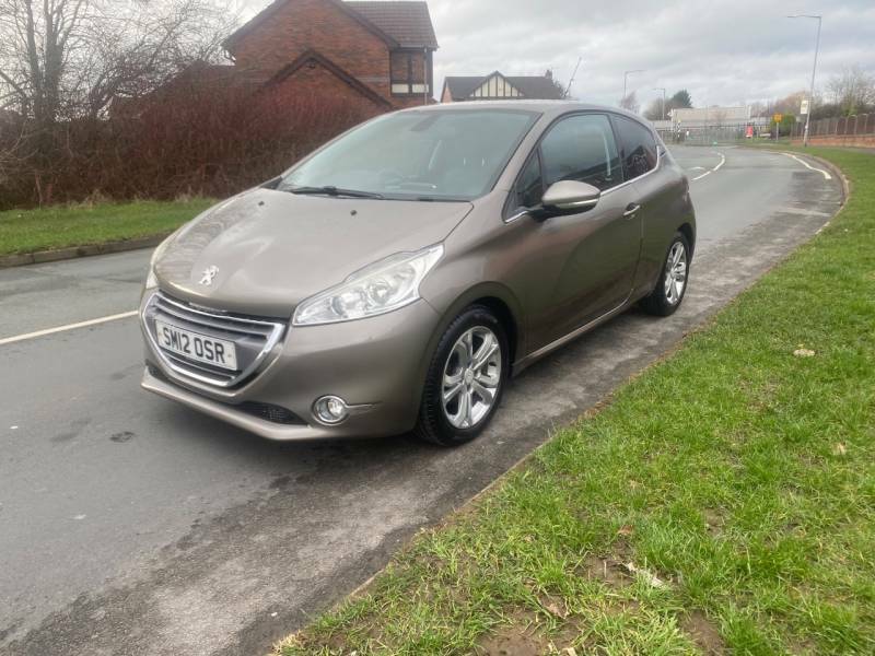 Peugeot 208 1.4 Hdi Allure - 2012 12 Grey