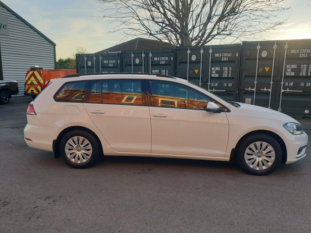 Volkswagen Golf Estate OGZ5323 White #4