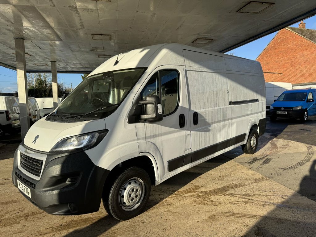 Peugeot Boxer 2.2L Professional MJ21FYG White #3