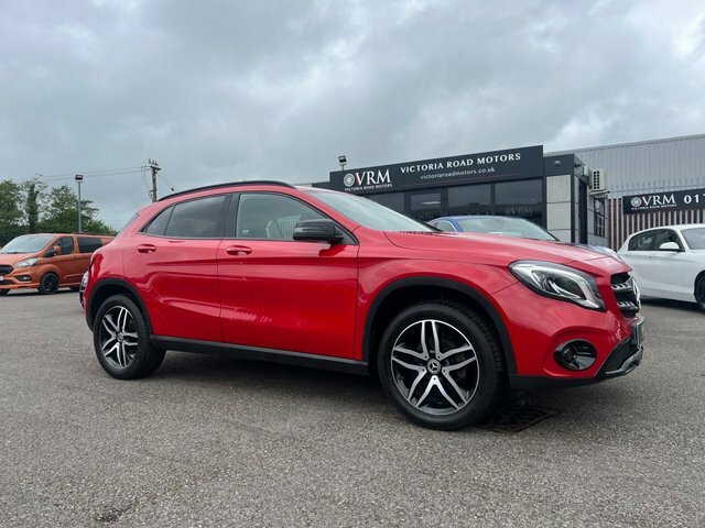 Mercedes-Benz GLA Class Gla180 Urban Edition Suv Red