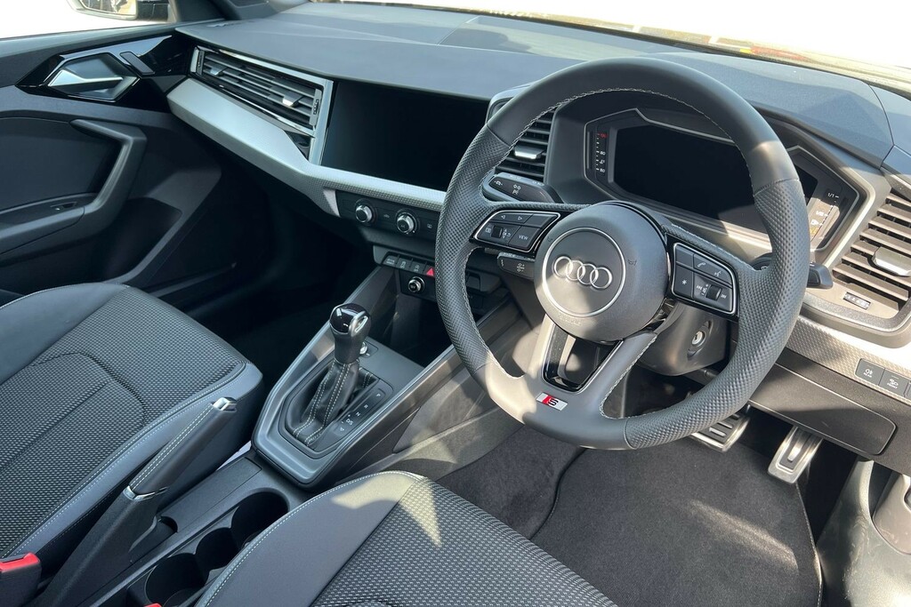 Audi A1 Audi A1 Sportback 35 Tfsi S Line S Tronic KM75YRL Black #6