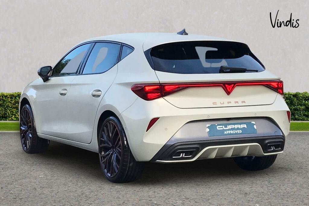 Cupra Leon Cupra Leon Hatchback 1.5 Etsi 150 V3 Dsg KR75VOT Grey #3