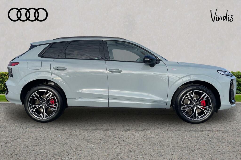 Audi Q3 Audi Q3 Suv Launch Edition Tfsi Quattro 265 Ps S T KM75HBE Grey #4
