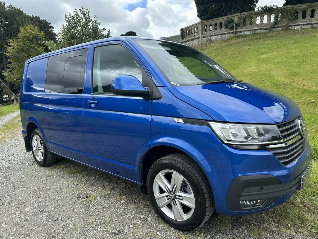 Volkswagen Transporter 2.0 Tdi 150 Highline Kombi Van Dsg Blue