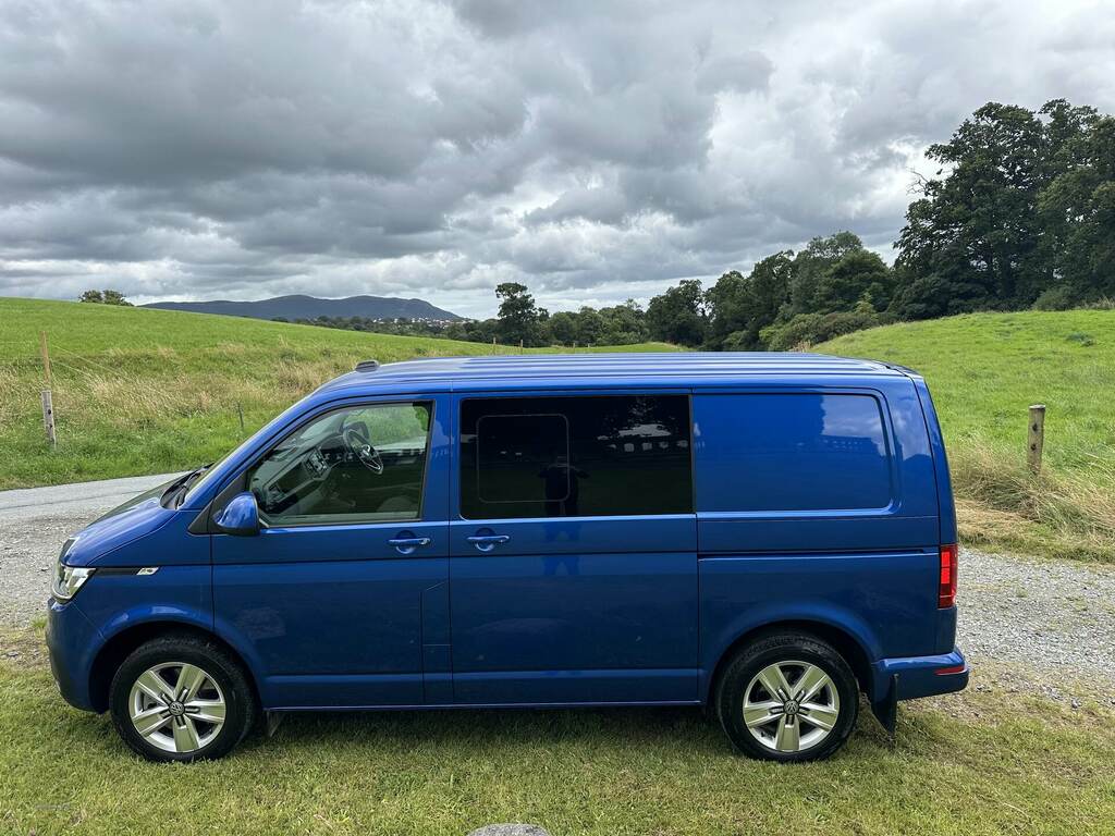 Volkswagen Transporter 2.0 Tdi 150 Highline Kombi Van Dsg BJ24NHN Blue #4
