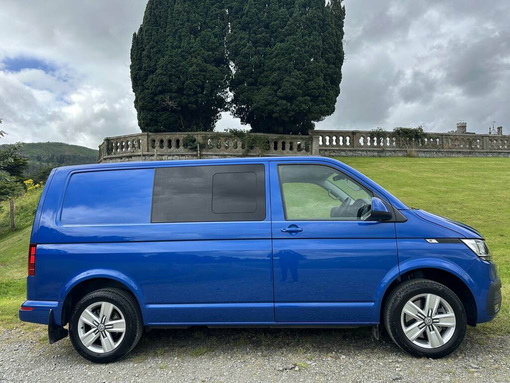 Volkswagen Transporter 2.0 Tdi 150 Highline Kombi Van Dsg BJ24NHN Blue #2