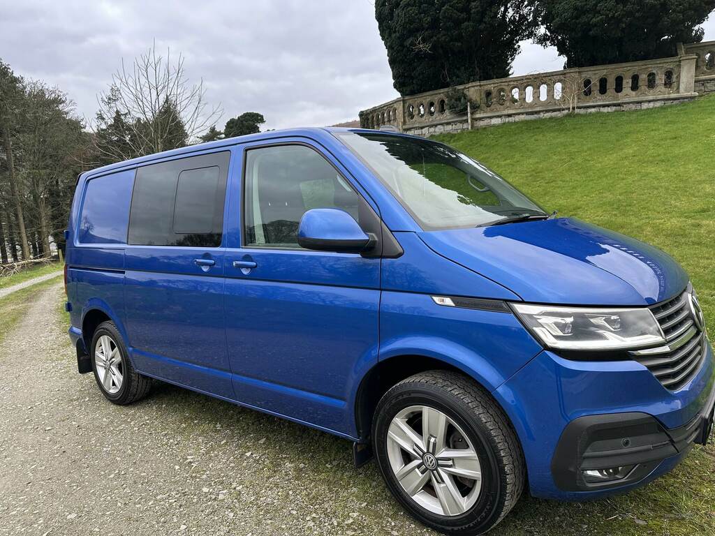 Volkswagen Transporter 2.0 Tdi 150 Highline Kombi Van Dsg Blue