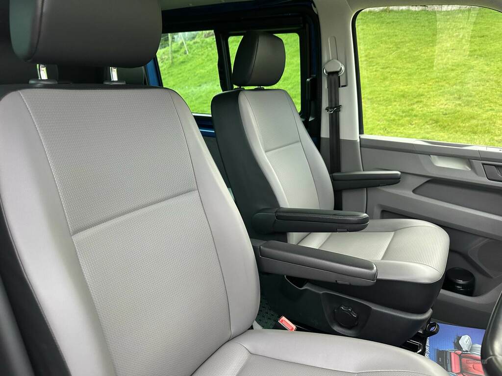 Volkswagen Transporter 2.0 Tdi 150 Highline Kombi Van Dsg ESZ2764 Blue #6