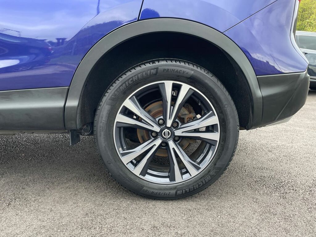 Nissan Qashqai 1.3 Dig-t 160 157 N-connecta Dct Glass Roof Blue