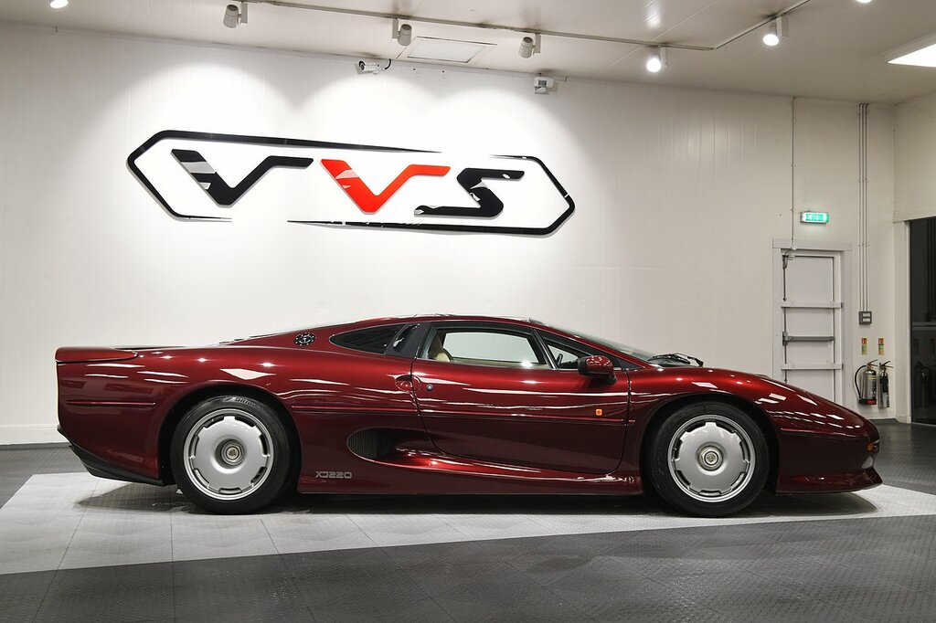 Jaguar XJ220 Coupe Red #2