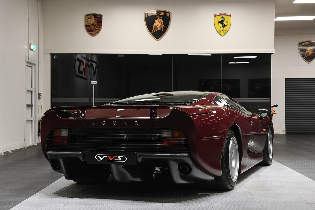 Jaguar XJ220 Coupe Red #3