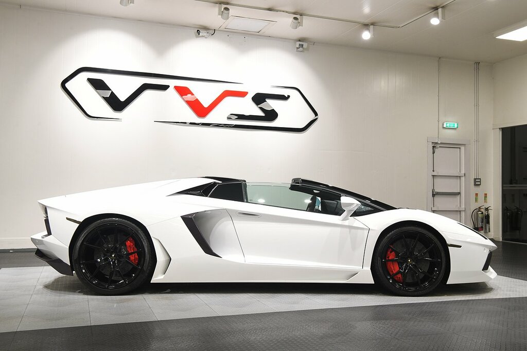 Lamborghini Aventador Lp 700-4 Roadster White #2