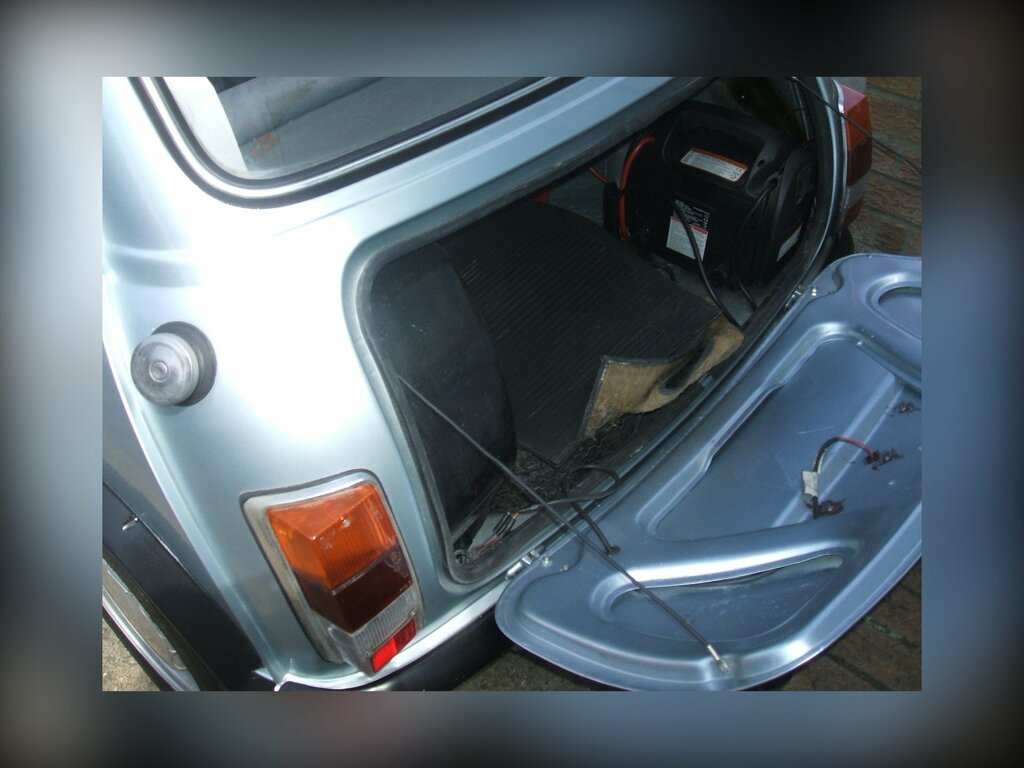 Rover MINI City 2dr H552XYT Silver #6