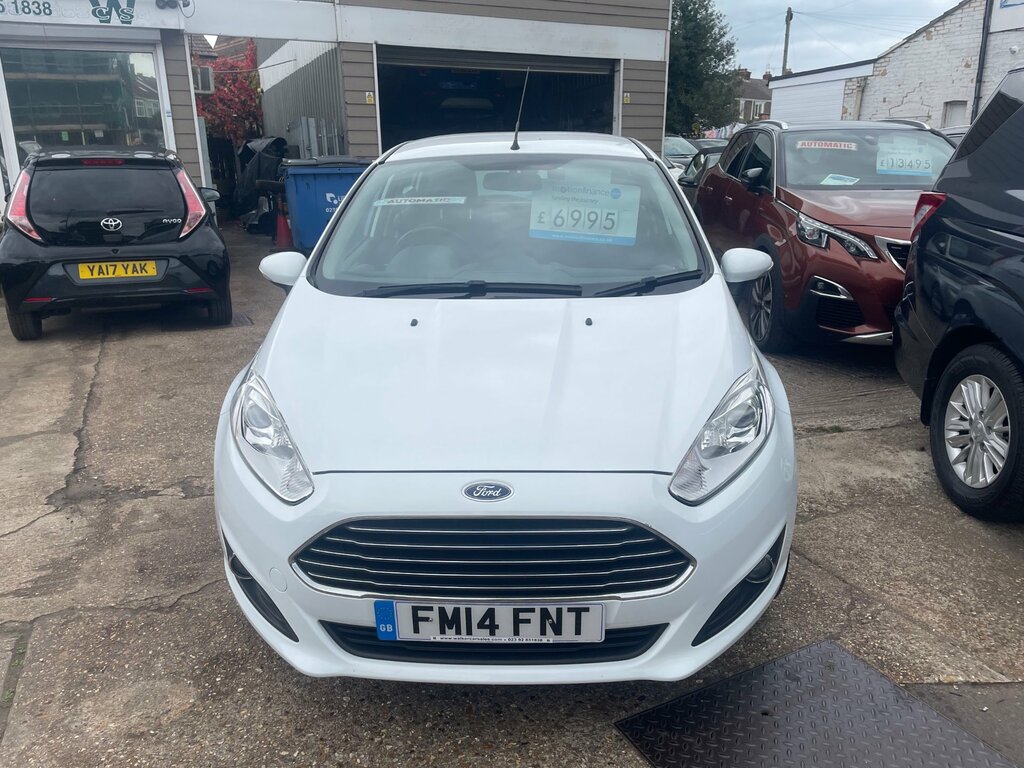 Ford Fiesta 1.6 Zetec Hatchback Powershift Euro 5 FM14FNT White #2
