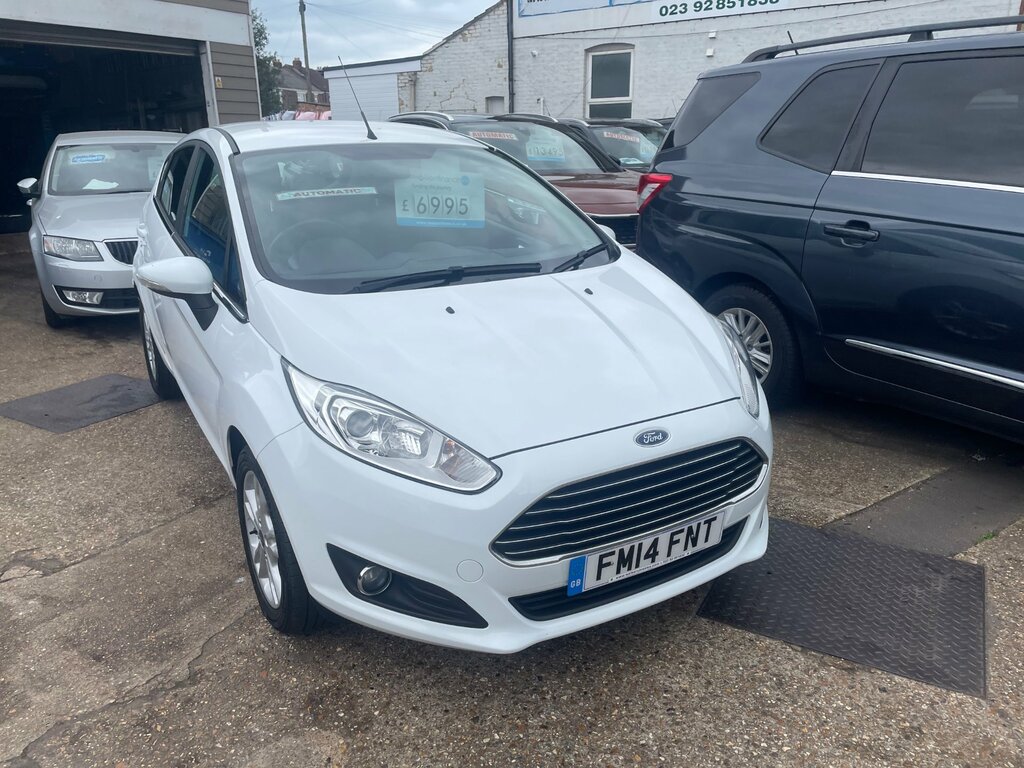 Ford Fiesta 1.6 Zetec Hatchback Powershift Euro 5 White