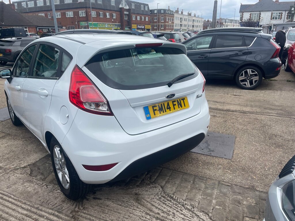 Ford Fiesta 1.6 Zetec Hatchback Powershift Euro 5 FM14FNT White #4