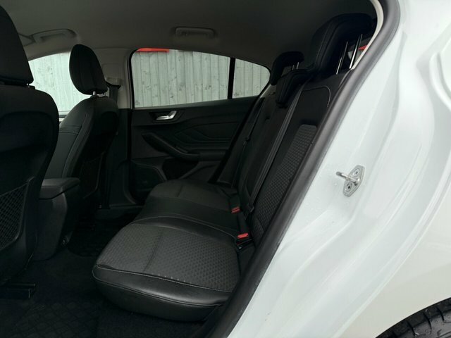 Ford Focus Hatchback HK70YTZ White #3