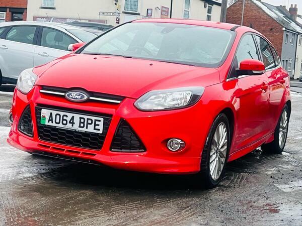 Ford Focus 1.6 Tdci Zetec S Euro 5 Ss AO64BPE Red #2