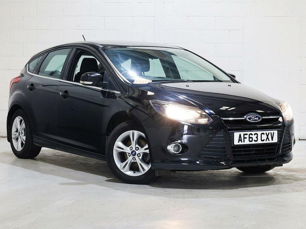 Ford Focus Hatchback AF63CXV Black #2