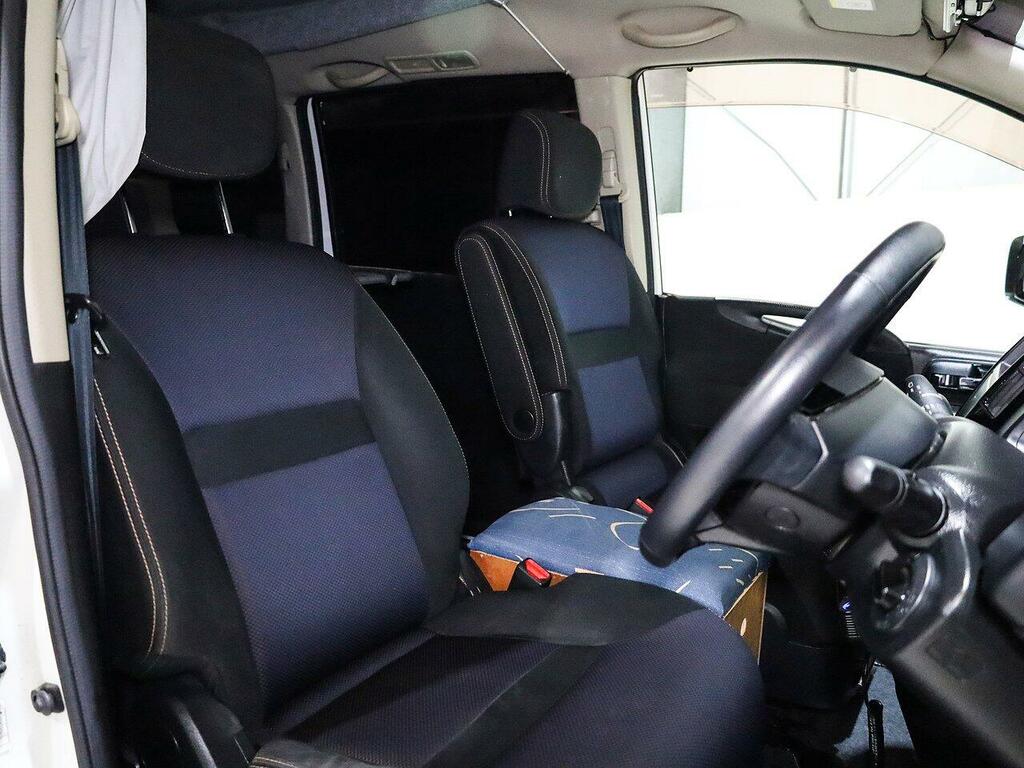 Nissan Serena Hatchback White #17