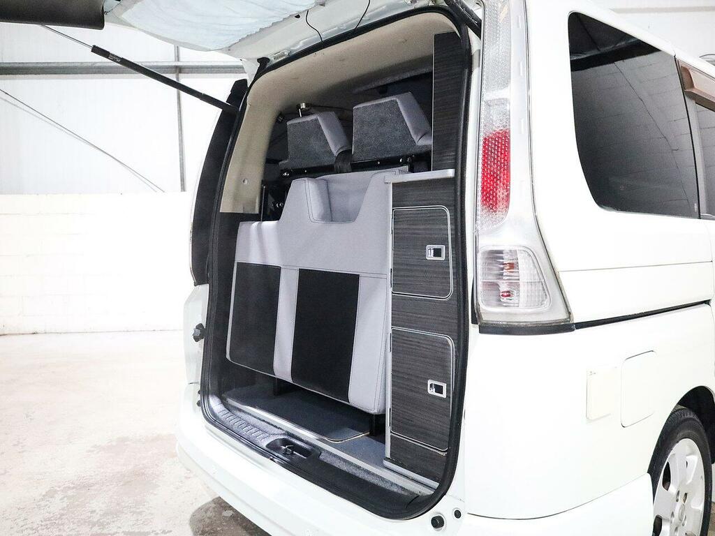 Nissan Serena Hatchback White #55