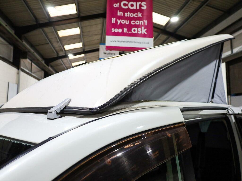 Nissan Serena Hatchback White #29