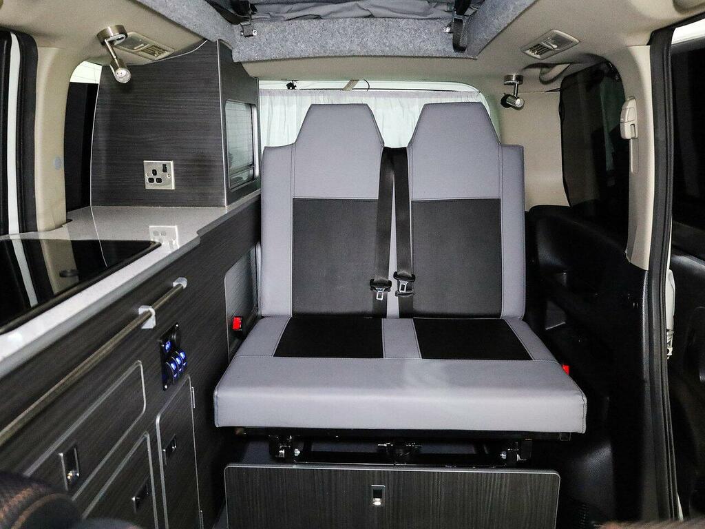 Nissan Serena Hatchback White #18
