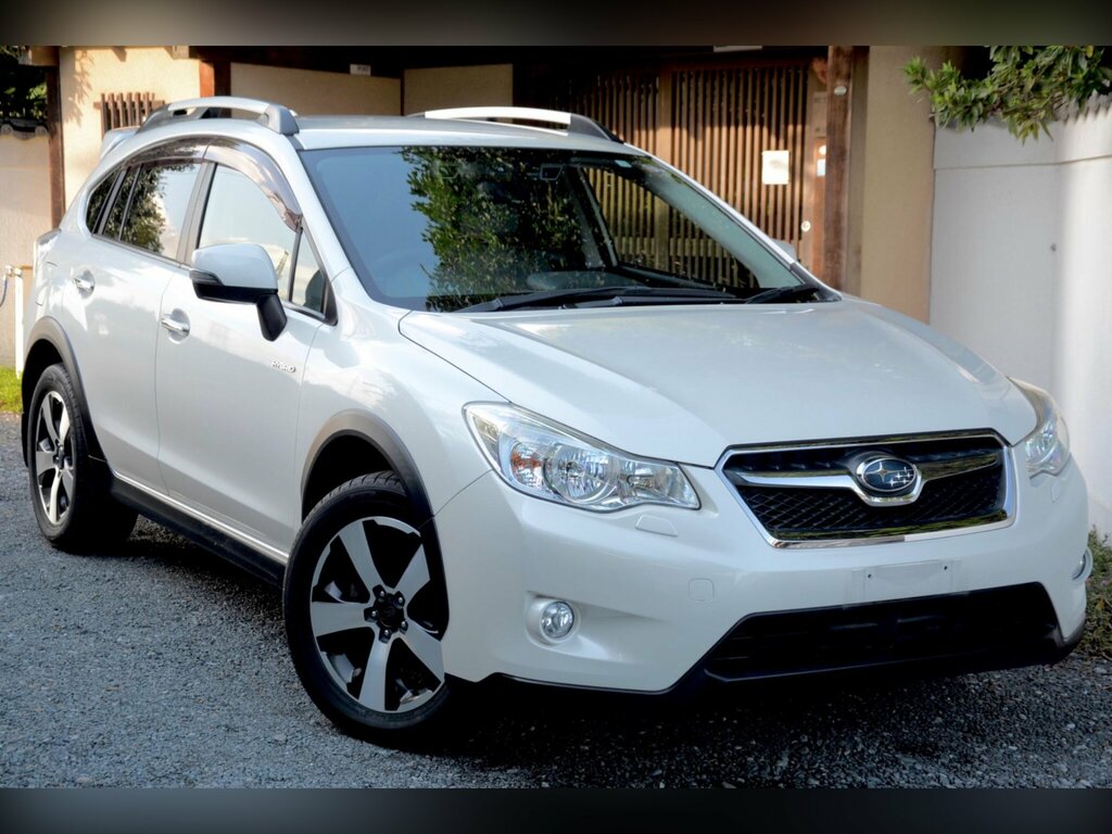Subaru XV 2.0 Hybrid 4Wd - Jap Service History White