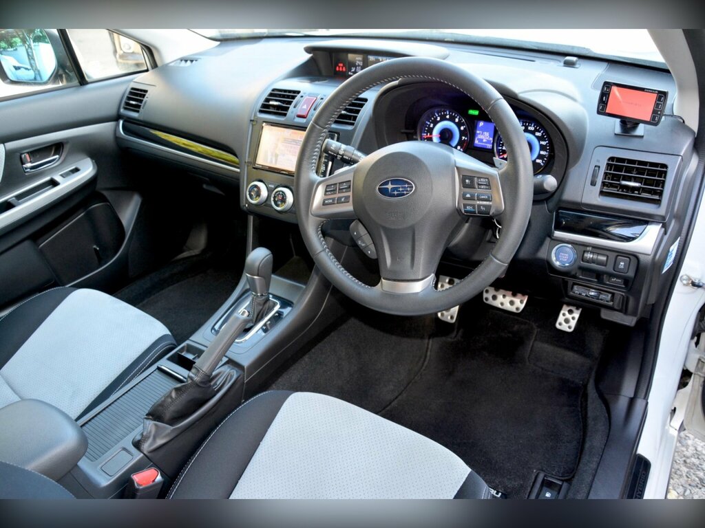 Subaru XV 2.0 Hybrid 4Wd - Jap Service History White #2