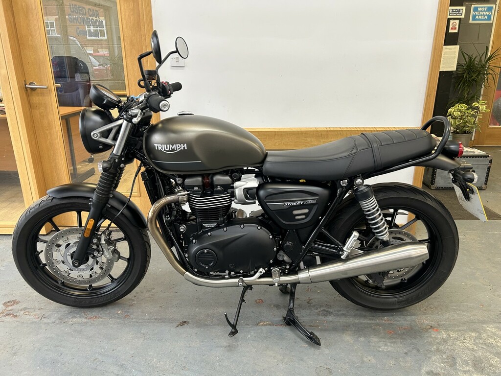 Triumph Roadster Twin 1200 Roadster Black #1