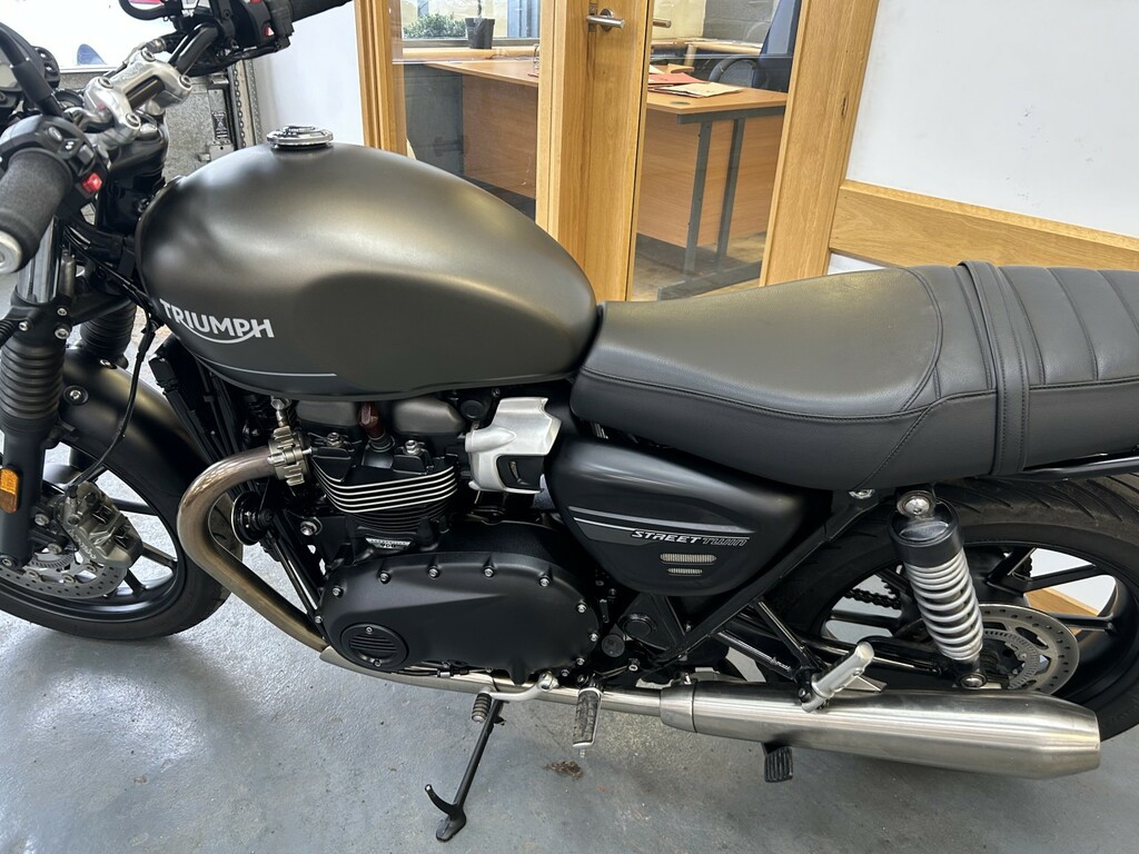 Triumph Roadster Twin 1200 Roadster Black #3