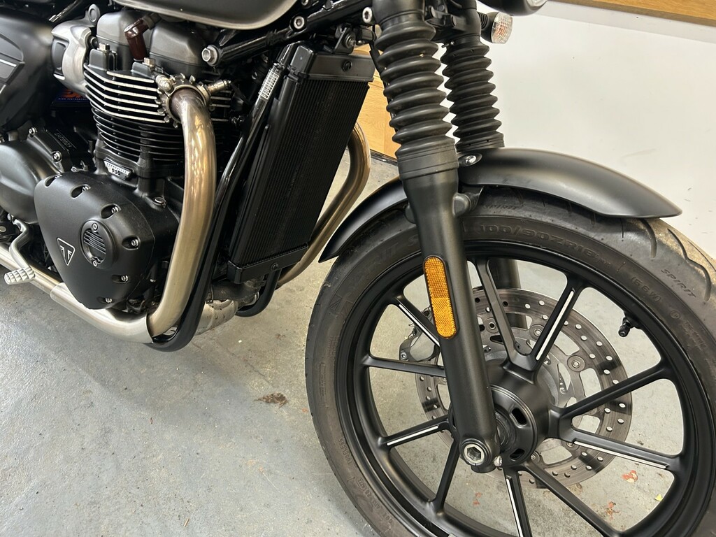 Triumph Roadster Twin 1200 Roadster Black #7