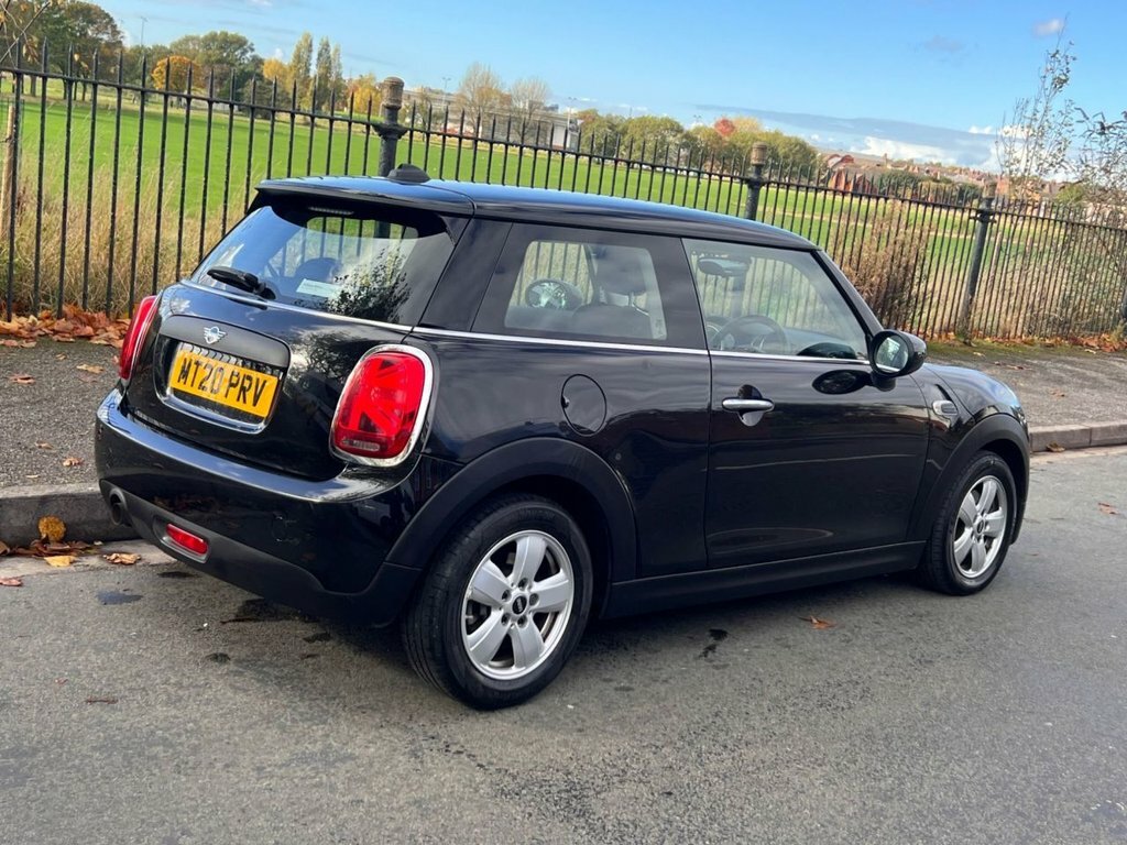 Mini Hatch 1.5L One Classic MT20PRV Black #6