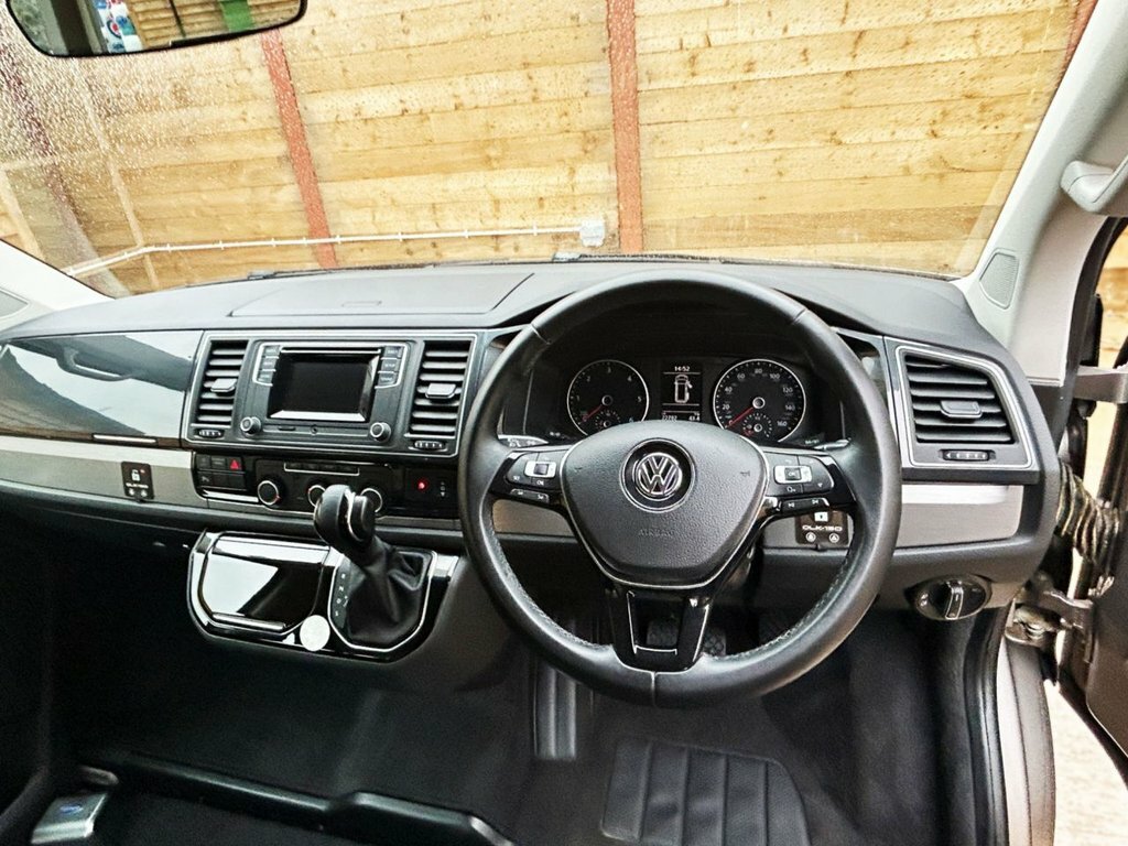 Volkswagen Caravelle 2L Se Beige #2