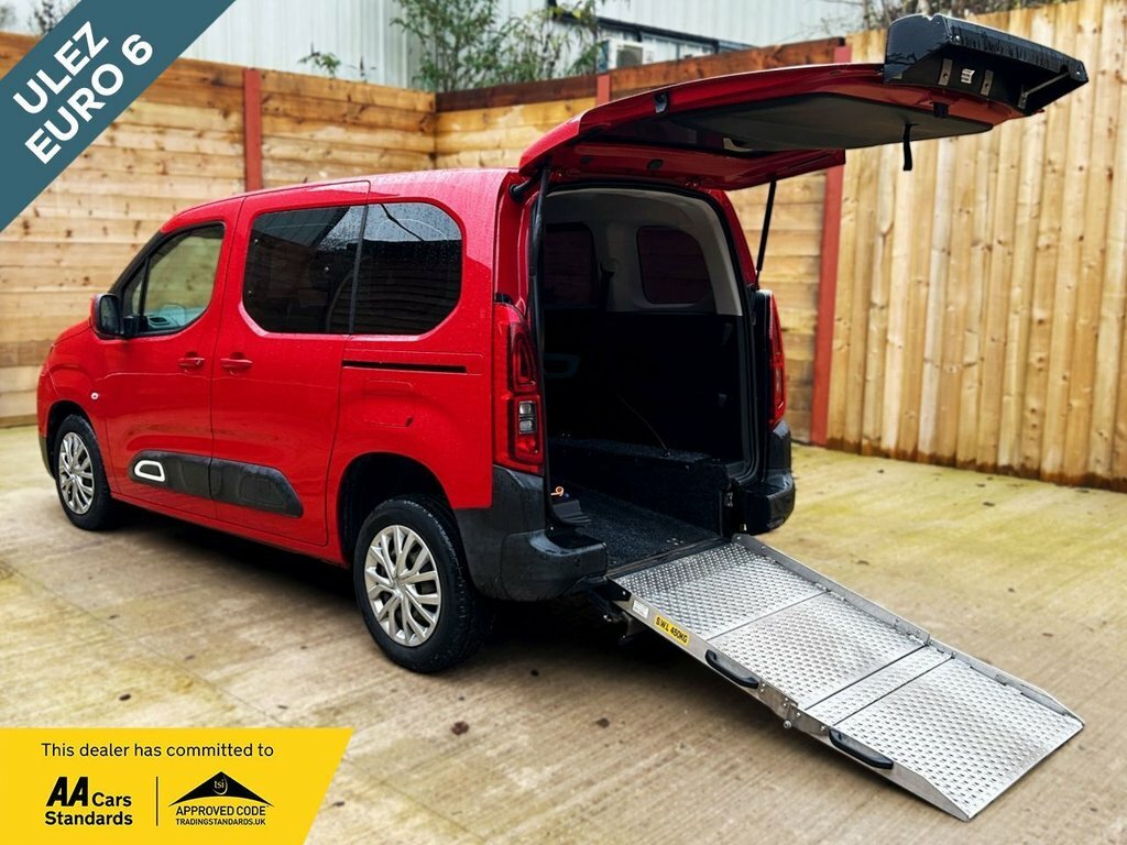 Citroen Berlingo 1.5L Feel Red