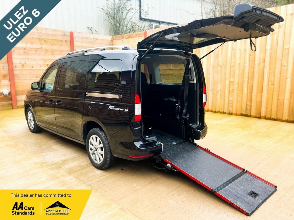 Ford Grand Tourneo Connect 2L Titanium Black