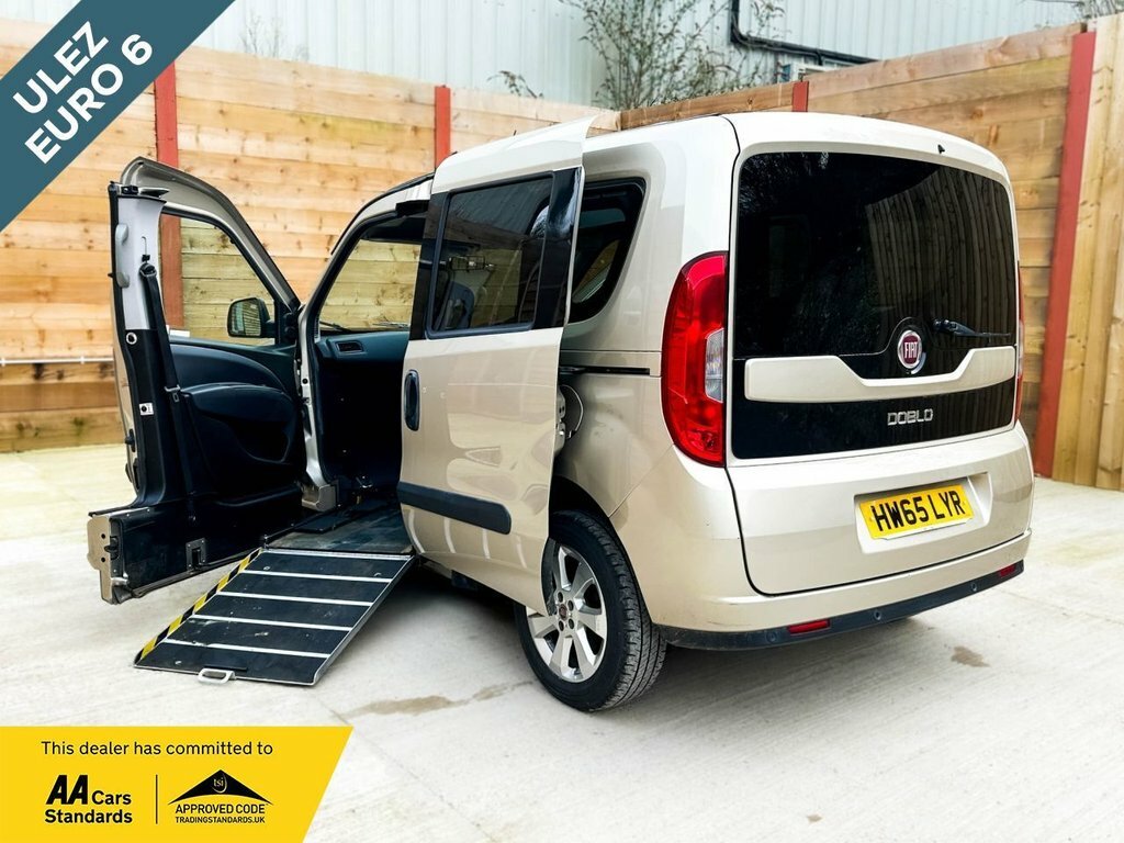 Fiat Doblo 1.6L Lounge Beige