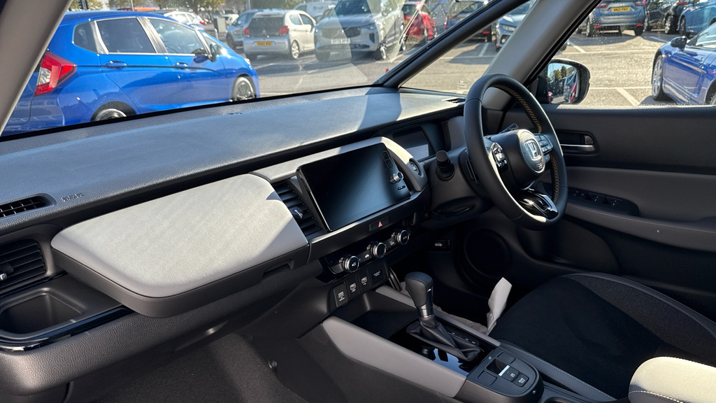 Honda Jazz Honda Jazz 1.5 I-mmd Hybrid Advance Sport Ecvt Black #2