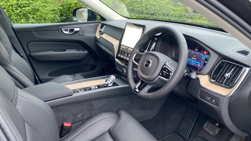 Volvo XC60 Plus, T6 Awd Plug-in Hybrid, Dark RE75YDB Black #4
