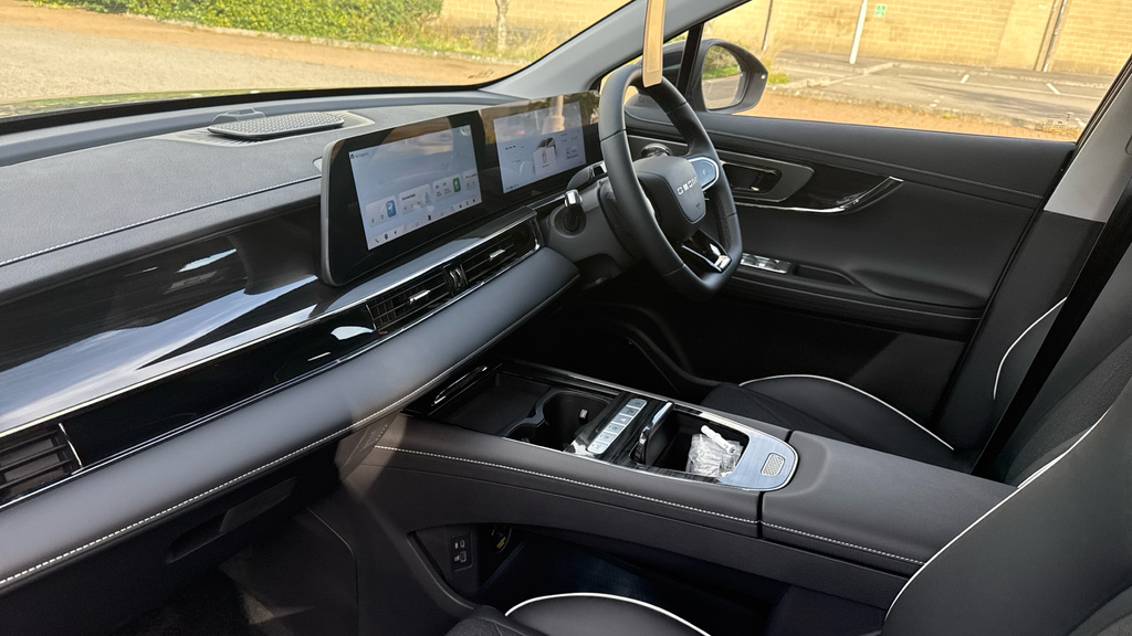 Omoda E5 Omoda 5 150Kw Comfort 61Kwh Estate WV75OKG Grey #2