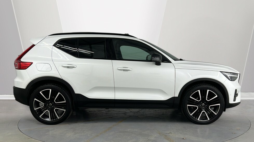 Volvo XC40 Ultra, B4 Mild Hybrid, Dark RV74DUJ White #3