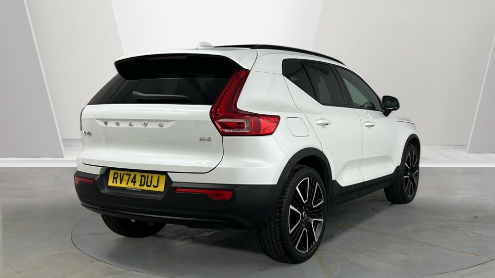 Volvo XC40 Ultra, B4 Mild Hybrid, Dark RV74DUJ White #2