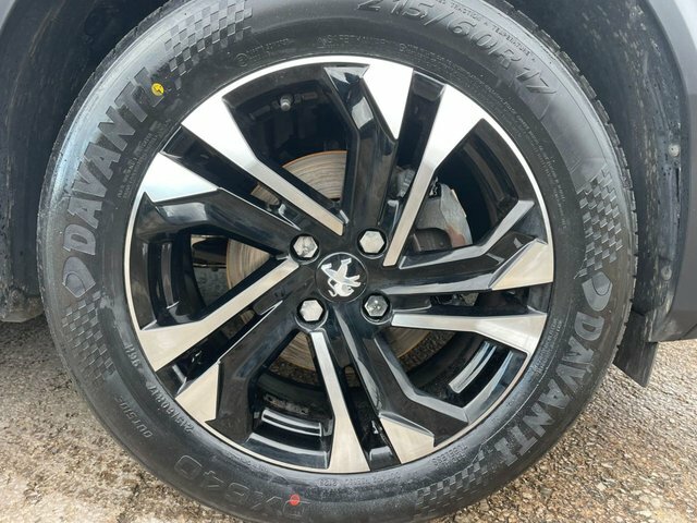 Peugeot 2008 2022 1.2 Puretech Allure Premium Suv Ea YG22FSJ White #6