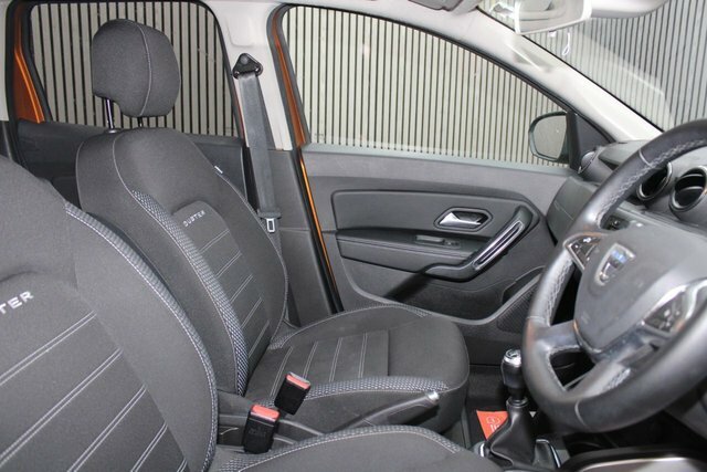 Dacia Duster 1.5 Blue Dci Prestige Suv Euro 6 SV68ULO Orange #5