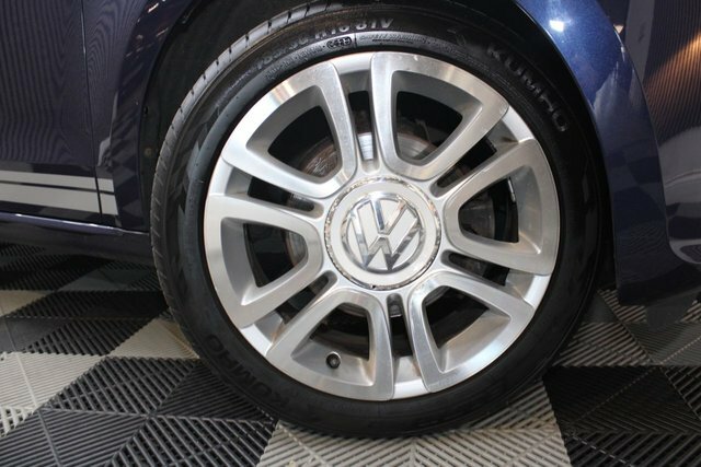Volkswagen Up 1.0 Club Up Hatchback Euro 6 7 Blue #4