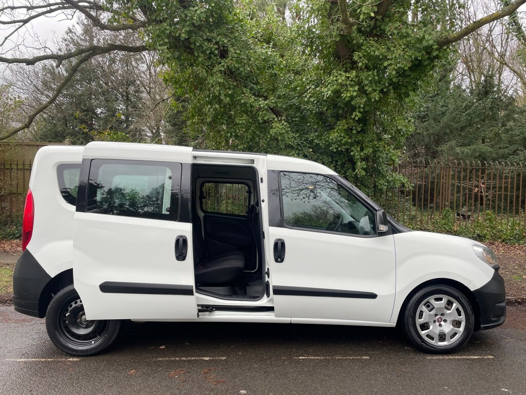 Fiat Doblo Combi Van 1.6 Doblo Maxi Combi N1 1.6 Multijet Ii WN67ZPZ White #5