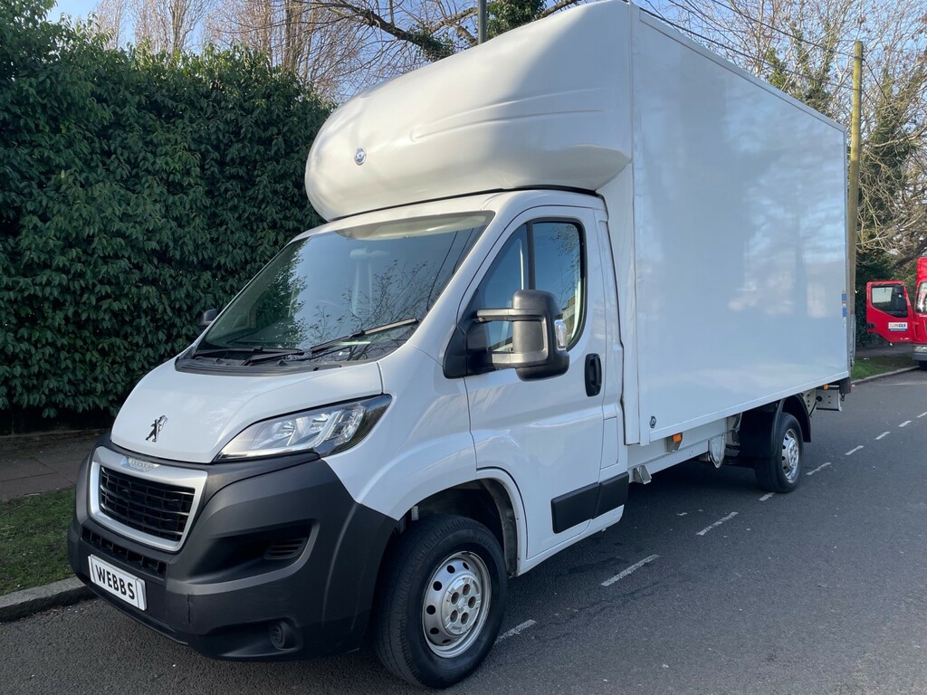Peugeot Boxer Luton 2.2 Bluehdi 335 Built For Business Luton Van HV23LZC White #3