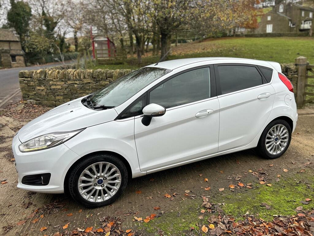 Ford Fiesta 1.0 T Ecoboost Titanium 2015 PL64AUC White #5